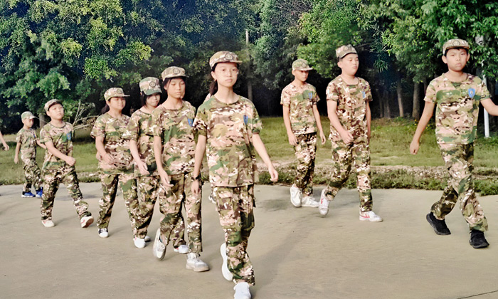 廣東軍事夏令營(yíng)收費(fèi)