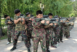 廣東湛江軍事夏令營哪個(gè)機(jī)構(gòu)好？