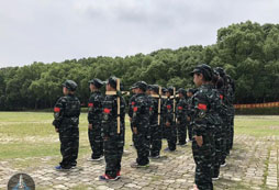 參加廣東高州軍事夏令營(yíng)全面開發(fā)孩子潛能！