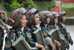 廣西兒童軍事夏令營(yíng)為孩子提供一個(gè)吃苦的環(huán)境