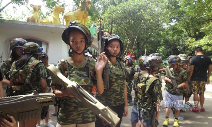 廣西軍事夏令營(yíng)