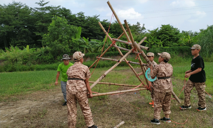 廣西軍事夏令營(yíng).gif