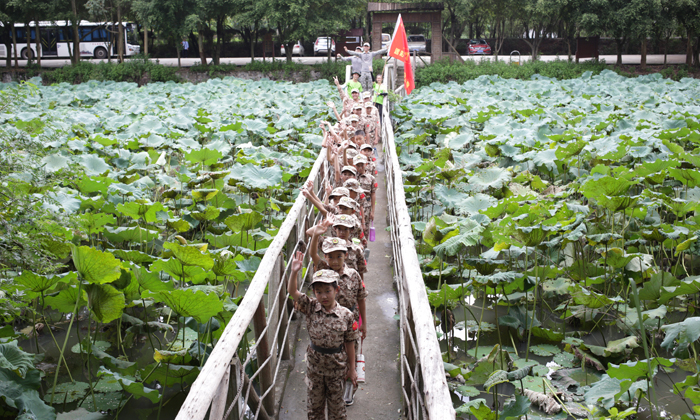 廣西青少年軍事夏令營的意義.jpg