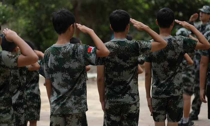 桂林兒童夏令營活動(dòng)軍訓(xùn)