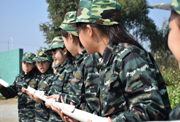 讓孩子在廣西勵(lì)志夏令營中體驗(yàn)軍事化管理的教育