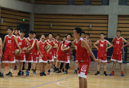 廣西籃球夏令營讓孩子學(xué)會尊重別人