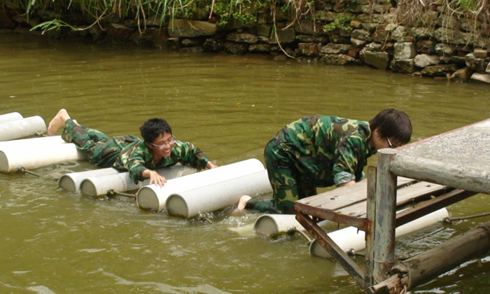 廣西中小學(xué)軍事夏令營