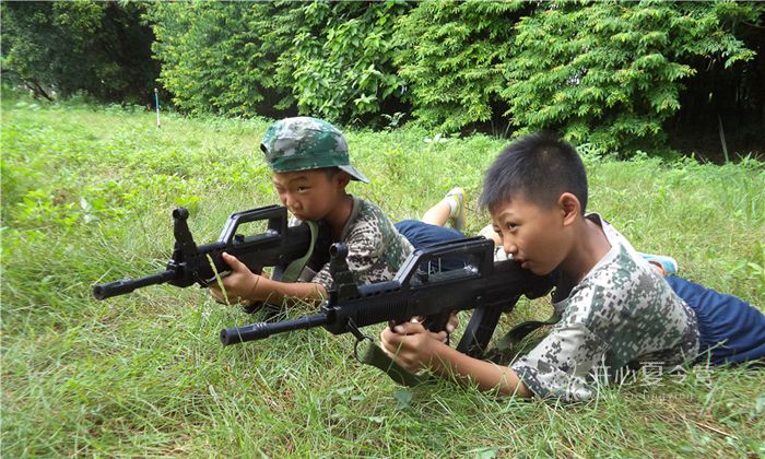 廣州軍事夏令營(yíng)