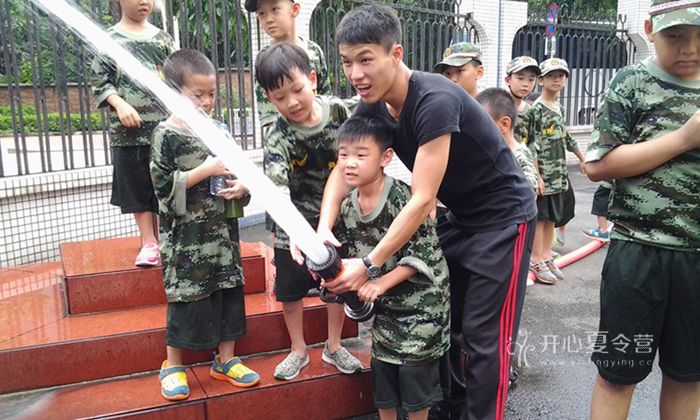 廣州軍事夏令營(yíng)