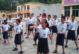 廣州軍訓(xùn)夏令營(yíng)選哪家，正規(guī)機(jī)構(gòu)報(bào)名