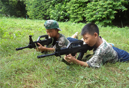 廣州軍旅夏令營(yíng)讓大人學(xué)會(huì)與孩子交朋友