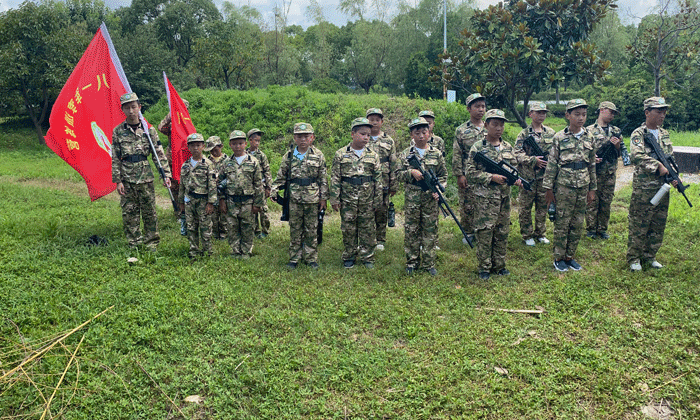 廣州小學(xué)生軍事夏令營(yíng)