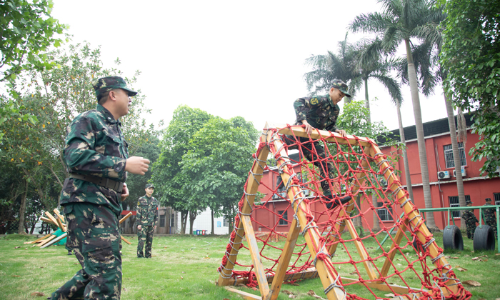桂林軍訓(xùn)夏令營