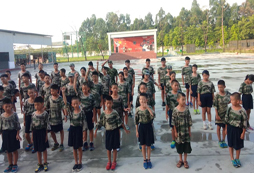 參加桂林青少年夏令營養(yǎng)成好習慣
