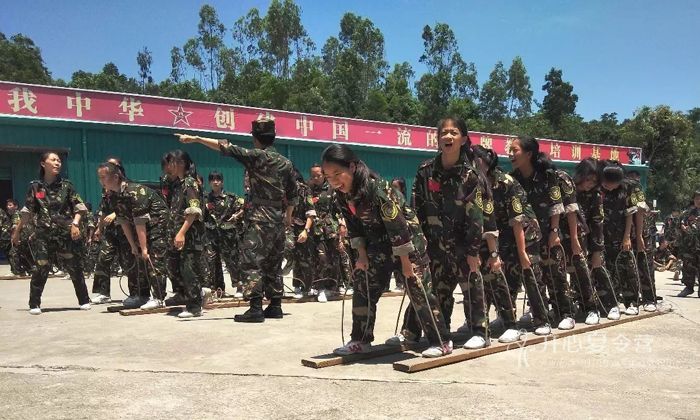 國內(nèi)軍事夏令營