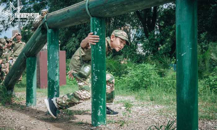 28天國內(nèi)軍事夏令營費用多少