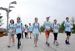 為什么參加夏令營(yíng)的中小學(xué)生人數(shù)那么多？