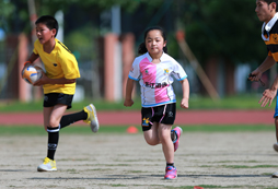 國內(nèi)運(yùn)動(dòng)主題夏令營提高青少年的體能