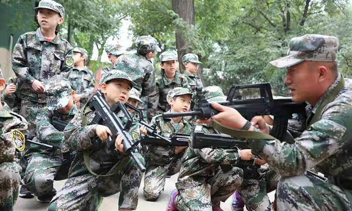 軍事夏令營