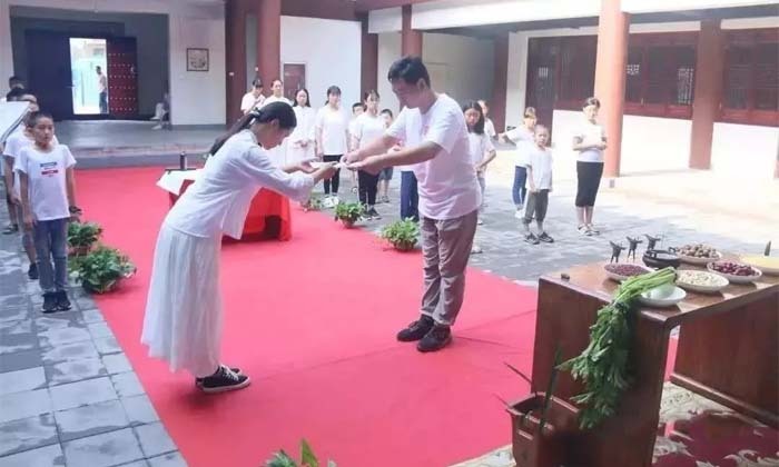 國內(nèi)中學(xué)生夏令營