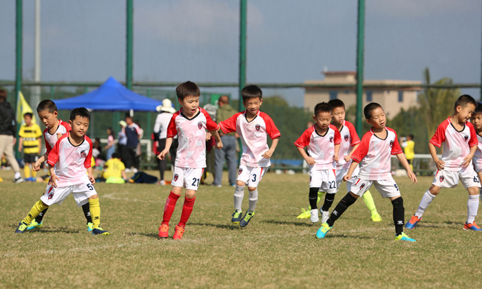 國內(nèi)小學生足球夏令營