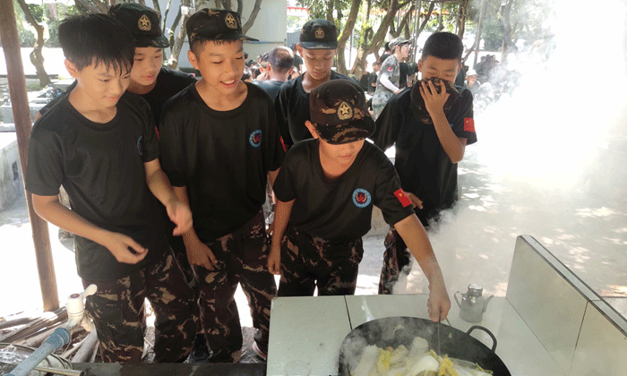 國內(nèi)軍事夏令營