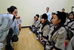 青少年國學(xué)夏令營談?wù)搶W(xué)生學(xué)國學(xué)有實(shí)際意義嗎