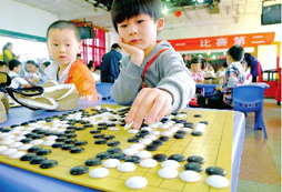 2016圍棋夏令營介紹孩子幾歲學(xué)圍棋最好？