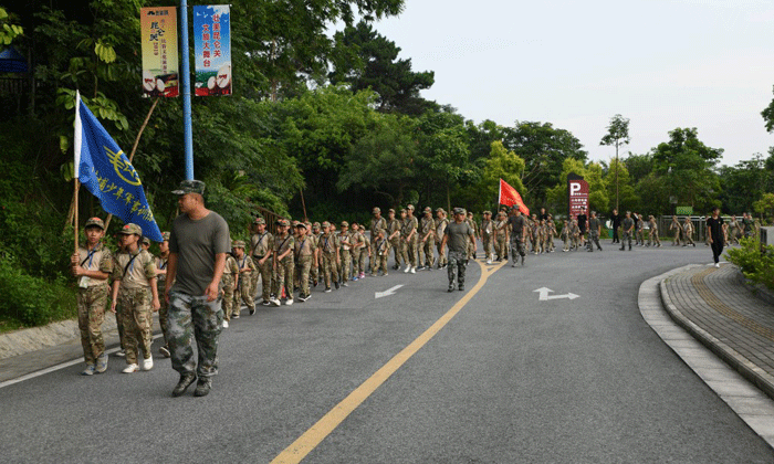 外出行軍