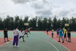 打籃球