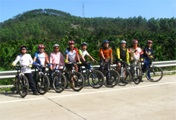 廣州新東方夏令營(yíng)單車旅行體驗(yàn)不一樣的生活