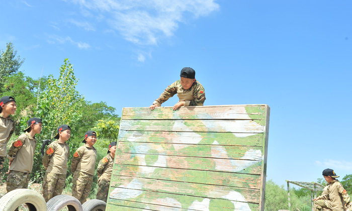 勵(lì)戰(zhàn)營地夏令營