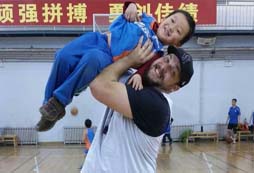 哈林秀王籃球夏令營為什么受家長和孩子的歡迎？