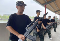 參加杭州軍事夏令營(yíng)要多少錢