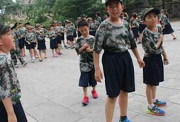 杭州軍事夏令營(yíng)講解常規(guī)潛艇有什么區(qū)別