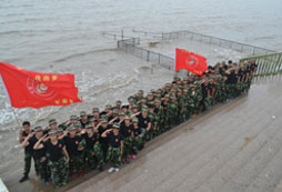 杭州軍事夏令營讓孩子良好習(xí)慣！