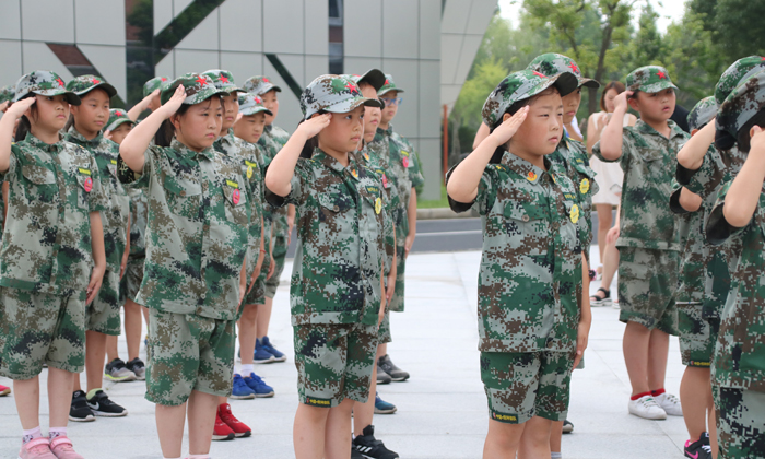 杭州軍事夏令營(yíng)有哪些優(yōu)勢(shì)？標(biāo)題.jpg