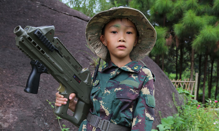 杭州青少年軍訓(xùn)夏令營(yíng)幫助孩子全面成長(zhǎng)