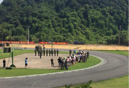 杭州拓展夏令營讓孩子經(jīng)歷風雨的洗禮
