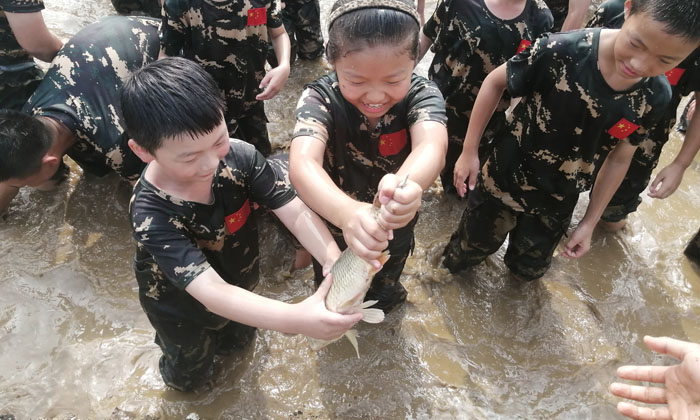河北軍訓(xùn)夏令營(yíng)多少錢