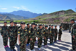 狼牙山軍訓(xùn)夏令營(yíng)讓孩子的心靈得到成長(zhǎng)
