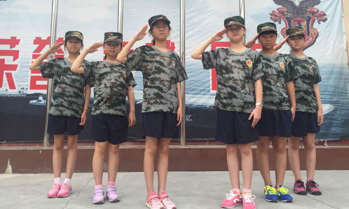 合肥軍隊(duì)軍事夏令營機(jī)構(gòu)培養(yǎng)孩子良好的作風(fēng)