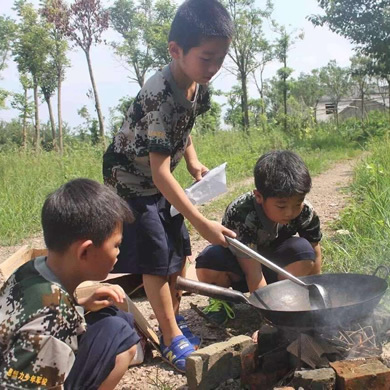 參加合肥軍事夏令營(yíng)體驗(yàn)假期精彩不斷！
