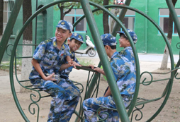 參加合肥中學生夏令營塑造孩子的人格魅力