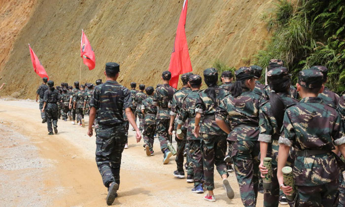 河南軍事夏令營(yíng)活動(dòng)讓孩子勇于吃苦耐勞！.jpg