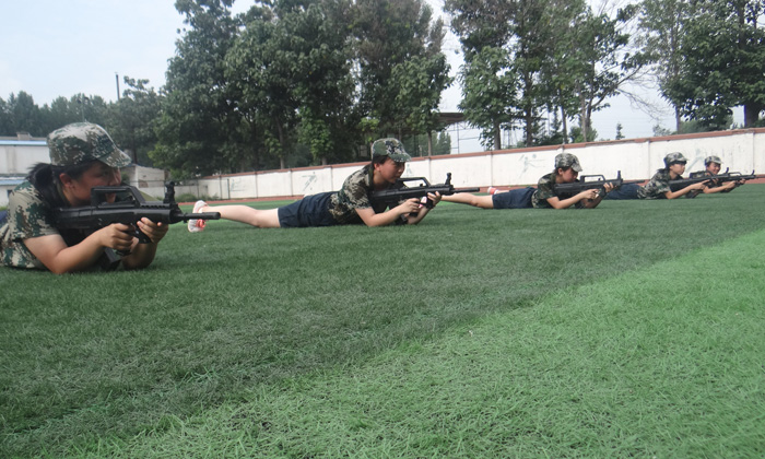 漯河軍事夏令營(yíng)