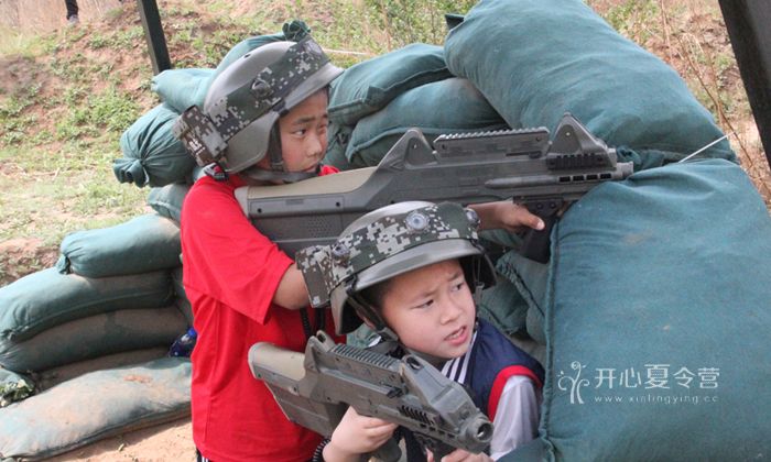 孩子在戰(zhàn)斗中的認(rèn)真