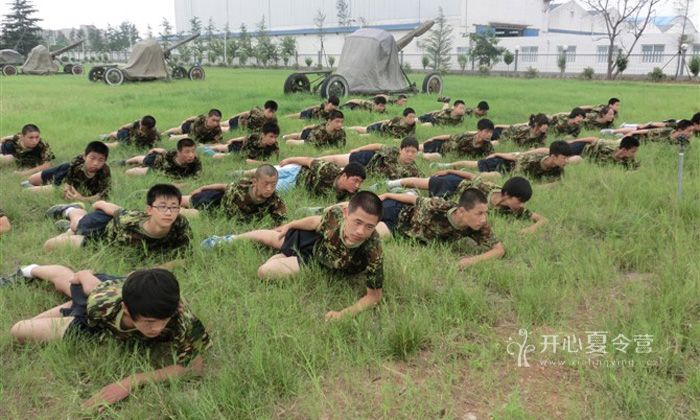 河南軍事夏令營特訓(xùn)