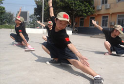 自控自立自強(qiáng)以及吃苦耐勞的領(lǐng)袖精神品質(zhì)