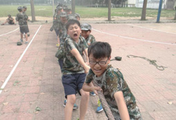 河南軍事夏令營(yíng)孩子暑期的第一選擇